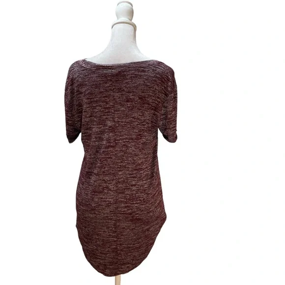 a.n.a. Wine Red & Silver Lightweight Knit Short Cuffed Sleeve Scoop Neck Top M - Picture 3 of 11